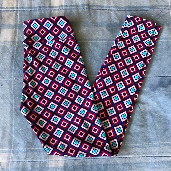 LuLaRoe Pants - LuLaRoe Diamond Print/Pattern Leggings Never Worn